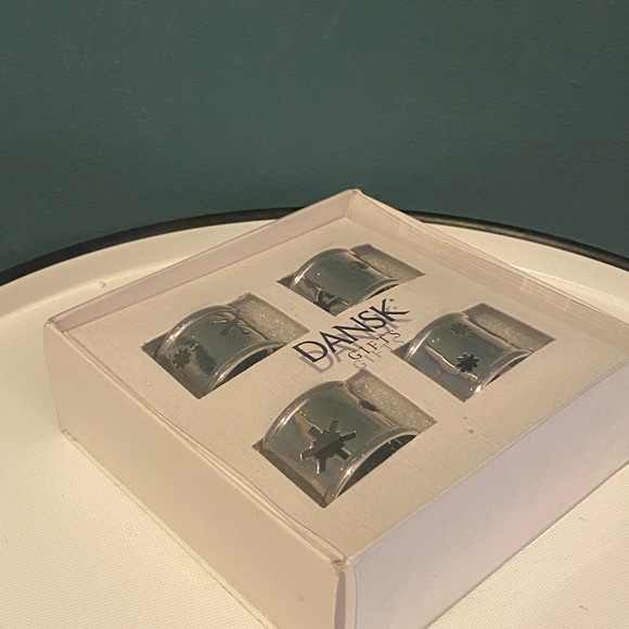 NIB Dansk Silver Tone Nickel Snowflake Napkin Rings Set Of 4 - Picture 3 of 4